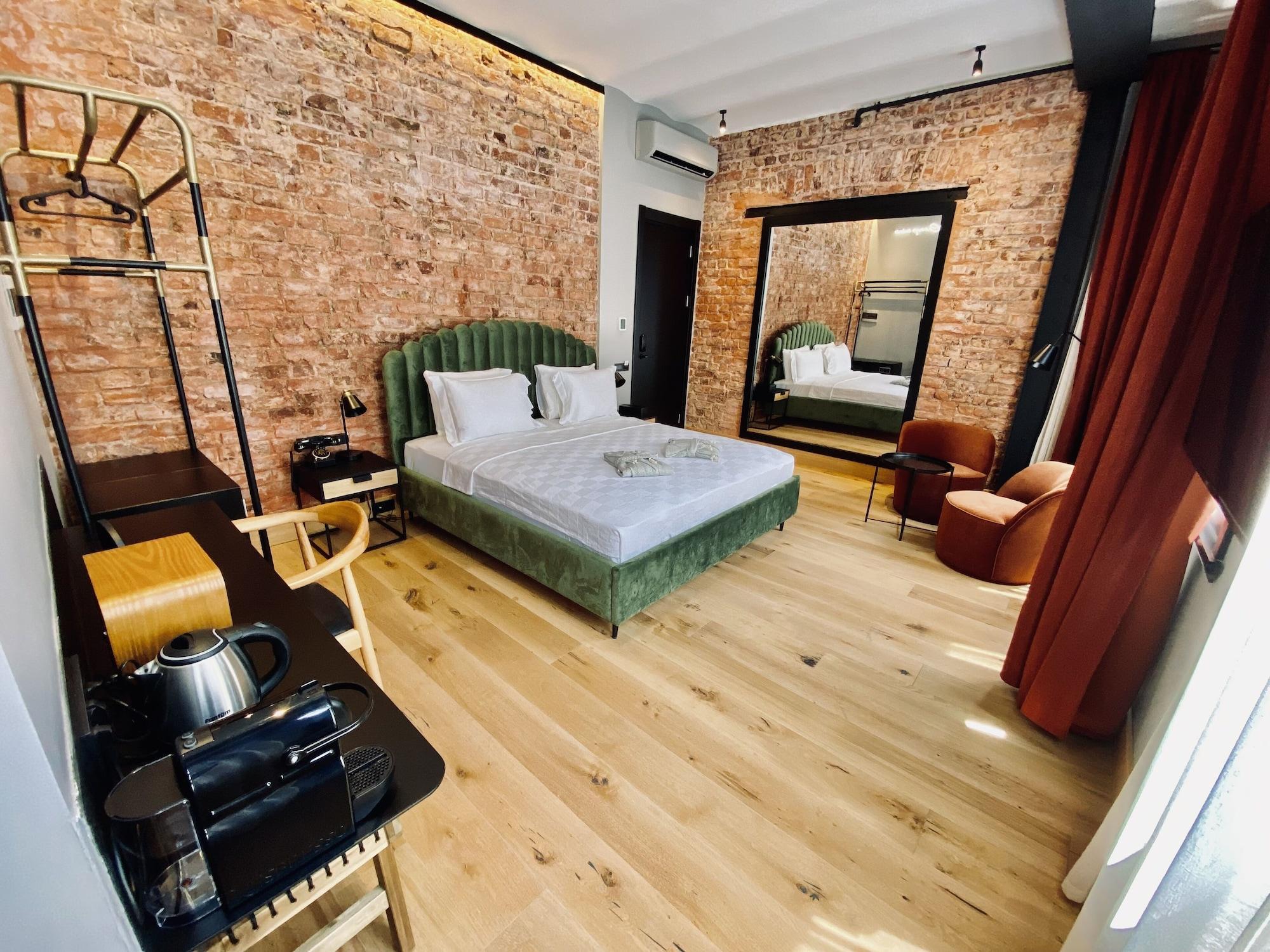 RUZ Hotels Istanboel Buitenkant foto A room at the hotel