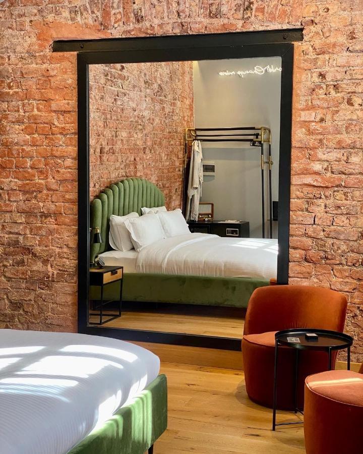 RUZ Hotels Istanboel Buitenkant foto A room at the hotel