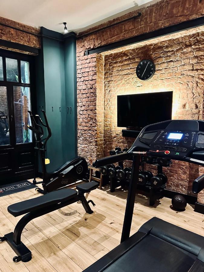 RUZ Hotels Istanboel Buitenkant foto The gym at the hotel