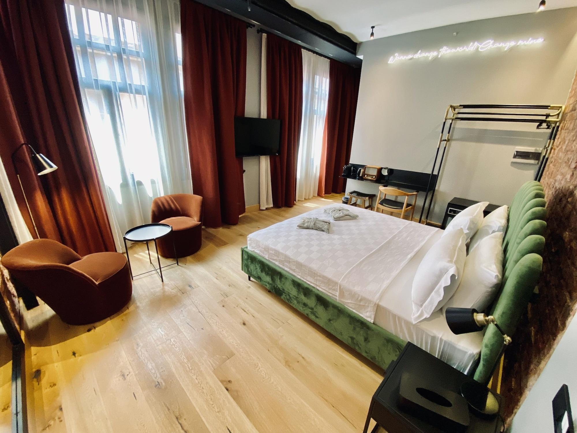 RUZ Hotels Istanboel Buitenkant foto A room at the hotel