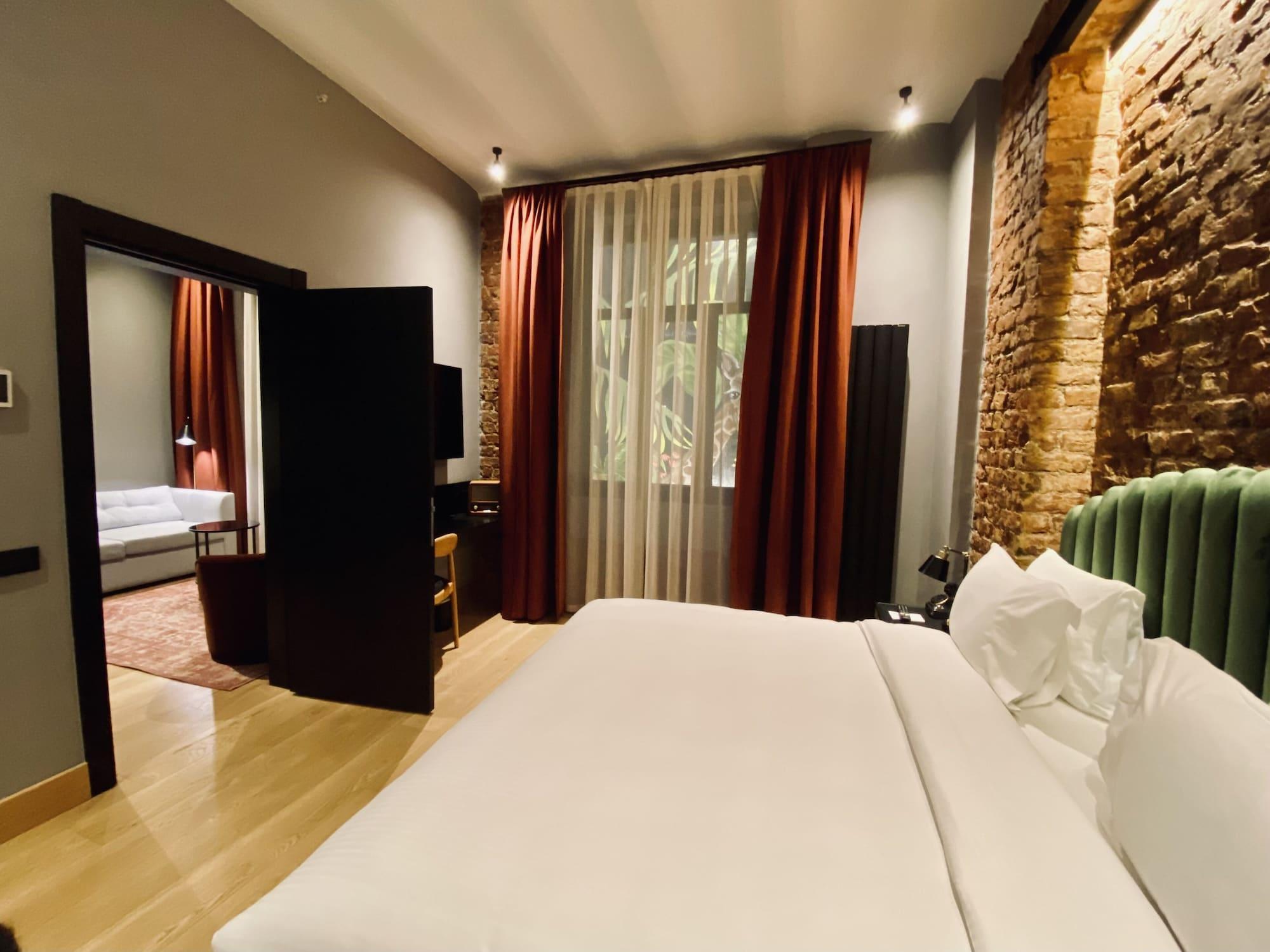 RUZ Hotels Istanboel Buitenkant foto A room at the hotel