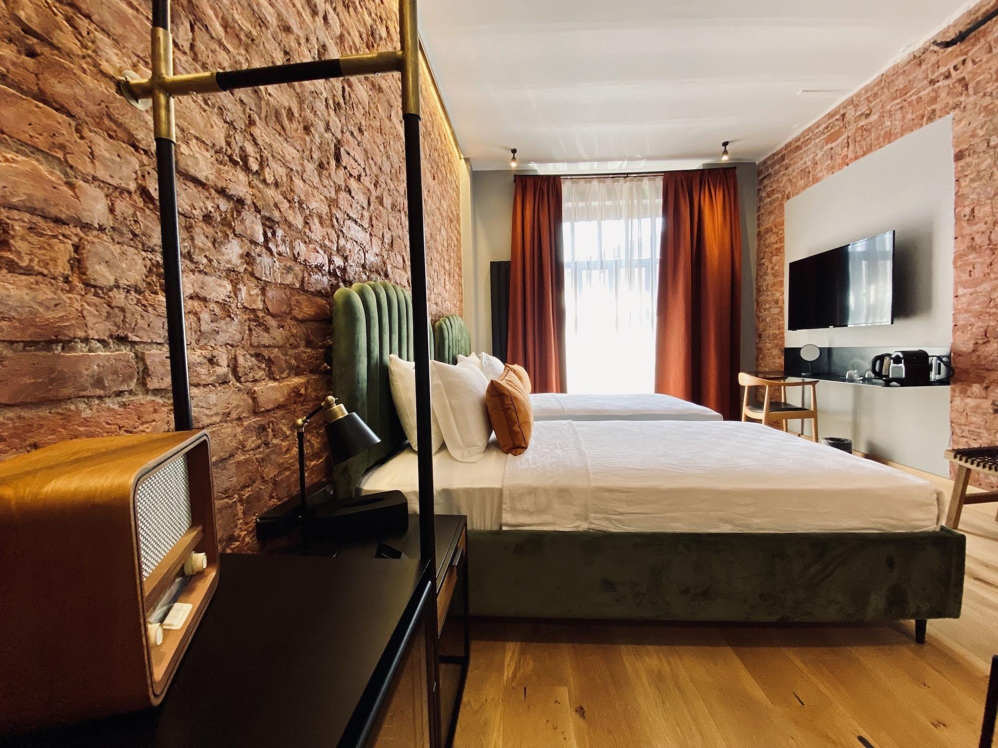 RUZ Hotels Istanboel Buitenkant foto A room at the hotel